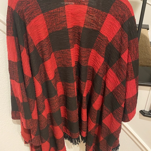 Women’s red and black Buffalo plaid shawl size s/m - Picture 6 of 8